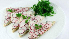 Tartinade de radis au Roquefort et au cerfeuil