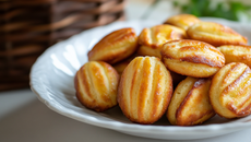Mini-madeleines à la moutarde et au jambon