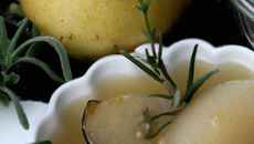 Compote de poires au romarin