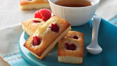 Financiers aux fruits des bois