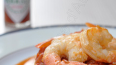 Crevettes sautées, concassé de tomates, purée de patate douce... le tout relevé au Tabasco