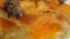 Clafoutis abricots, amandes et lavande