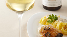 Fricassée de volaille crémée et truffes au Chablis Grand Cru