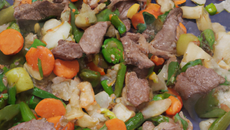 Poêlée de légumes et bœuf