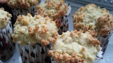 Muffins à la rhubarbe au lait végétal