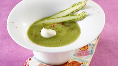 Crème d'asperges au sésame