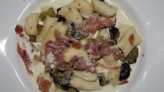 Gnocchis de ricotta - crème d'ail au basilic