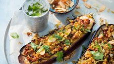 Aubergines veggi' farcies et sa mousse au fromage blanc