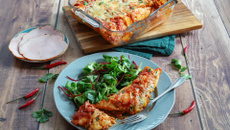 Enchiladas au rôti de porc et sauce tomate épicée