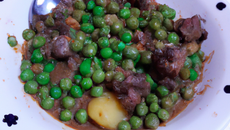 Ragoût d'agneau aux petit pois