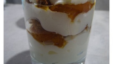 Verrine tiramisu express aux abricots caramélisés