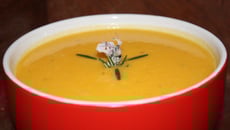 Velouté de potiron au cheddar fondu et romarin