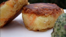 Croquettes de crabe et carottes et pesto de mesclum