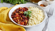 Chili de haricots rouges et couscous en perles