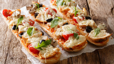 Pizza baguette à la mozzarella