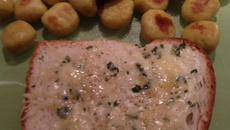 Croque Saumon ail et fine herbe