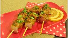 Brochettes de bœuf à l'indienne, gingembre & ketchup