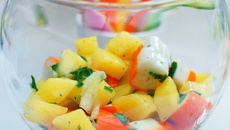 Tartare de mangue, bâtonnets Saveur Coraya, citron vert