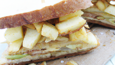 Le sandwich de pommes de terre