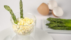 Verrines de quinoa aux pointes d'asperges et œuf dur mayonnaise