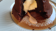 Moelleux au chocolat et crème glacée