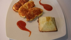 Pyramide au chou fleur et cœur de tomates cerise, filet mignon de dinde au parmesan