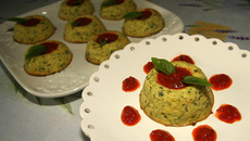 Petite mousse de courgettes et son coulis de poivrons au basilic