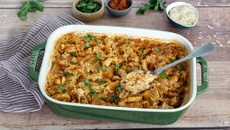 Riz pilaf au caviar de tomate et au poulet