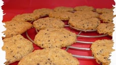 Cookies au sésame noir & gingembre confit