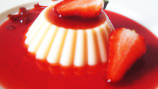 Panna cotta et gélifié de fraise Gariguette Label Rouge
