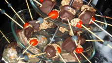 Sucette de tomates cerises au caramel