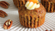 Mini cake aux carottes et aux noix de pécan