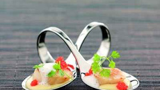 Noix de Saint-Jacques rôtie au lait de coco, écume de lard