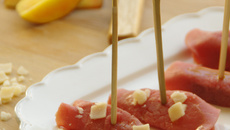 Tapas de breaola roulés aux nectarines