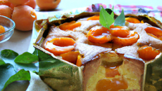 Charlotte aux abricots frais et liqueur d'abricot