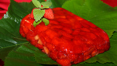 Terrine de fraises à la gelée de muscat