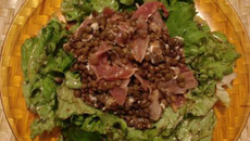 Salade de lentilles au jambon cru et au chèvre