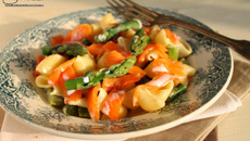 Pipe regate aux asperges vertes et au saumon fumé