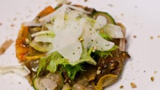 Carpaccio de Légumes Estivaux, Copeaux de Tome de Brebis & Pignons grillés