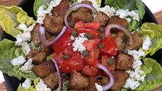 Salade de tomates façon dakos grec