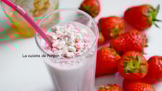 Boisson aux fraises et sirop de gingembre