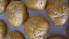 Gougères à l'emmental et jambon parme