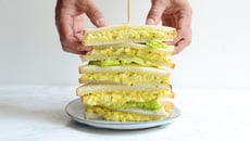 Club sandwich aux œufs durs