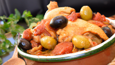 Tajine de poulet aux olives et tomates séchées