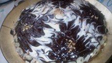 Gâteau de crêpes avec mousse légère au chocolat