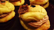 Choux à la crème de foie gras