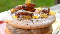 Gros macarons à la crème de marron, noix de pécan et éclats de chocolat