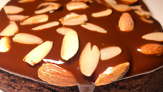 Gâteau choco amandes et miel