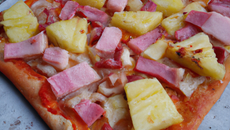 Pizza lardons ananas