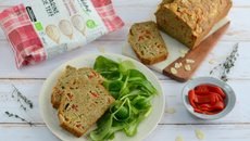 Cake salé sans gluten aux légumes et aux amandes